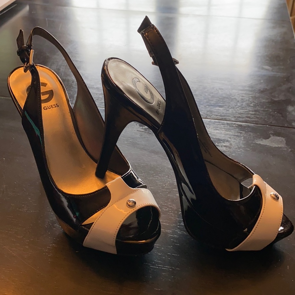 NWT, Guess, black and white ‘Cathy’ heels, size 7